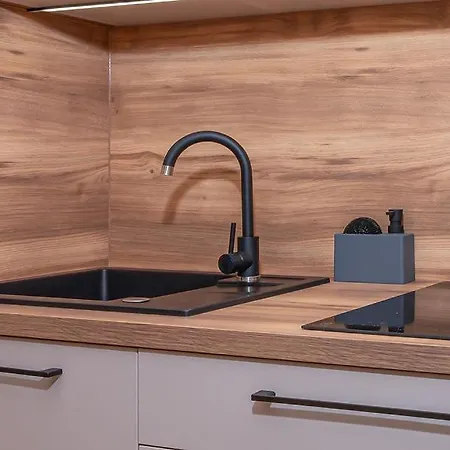 & Mestrov בית הארחה 3*