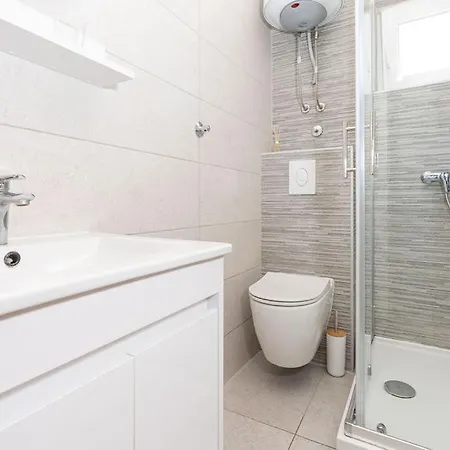 & Mestrov בית הארחה 3*